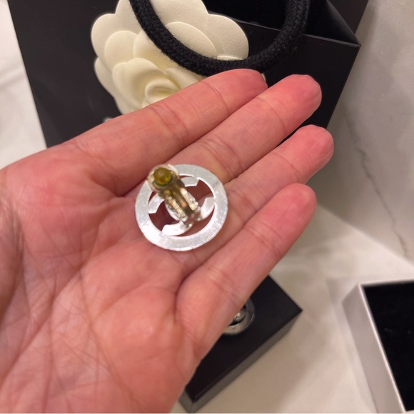 Authentic Chanel clip on turnlock earrings silver - Picture 4 of 6